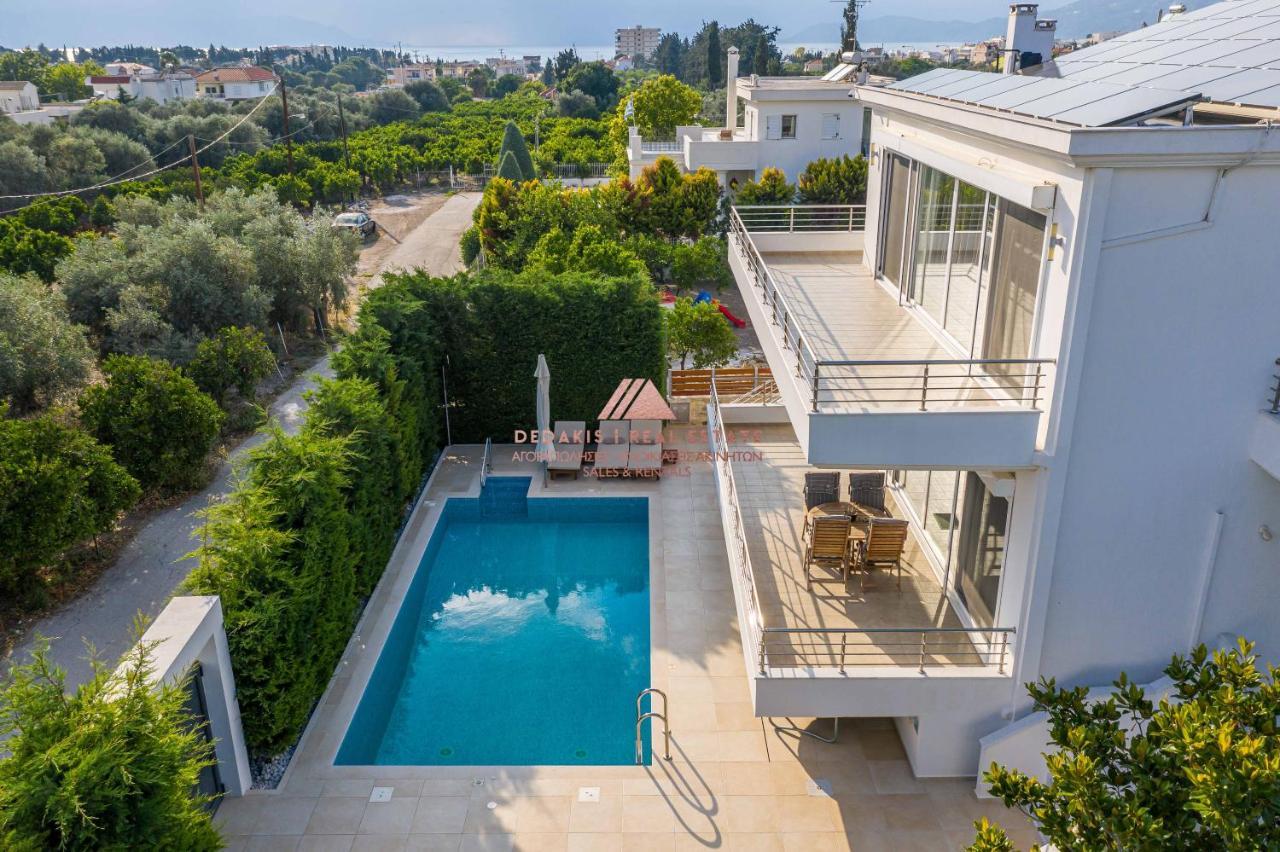 Luxury Villa Loutraki With Private Heated Pool מראה חיצוני תמונה