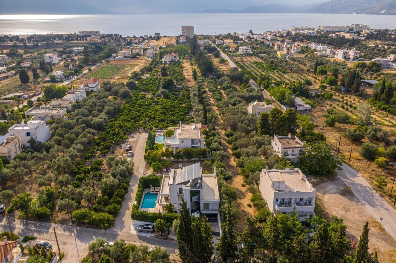 Luxury Villa Loutraki With Private Heated Pool מראה חיצוני תמונה