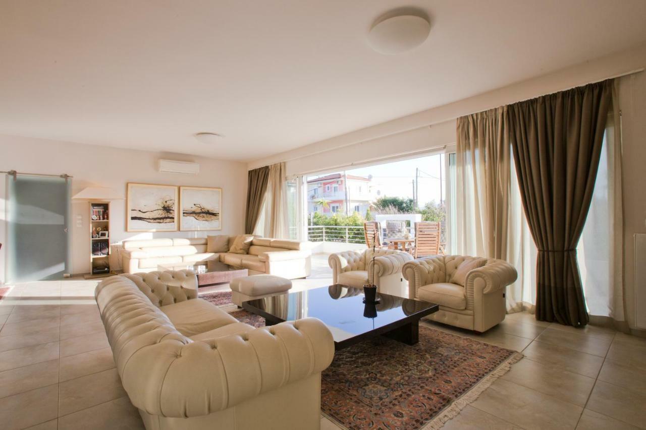 Luxury Villa Loutraki With Private Heated Pool מראה חיצוני תמונה