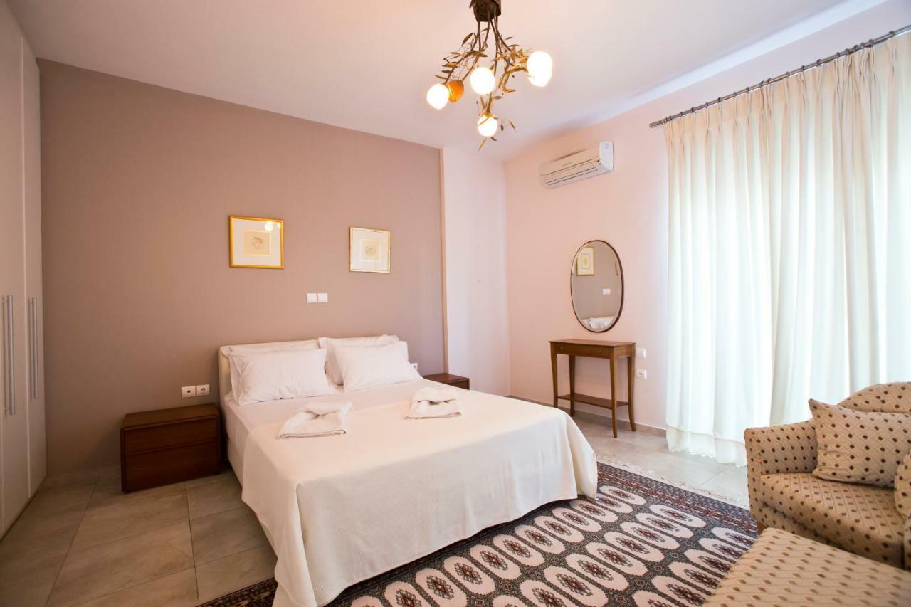 Luxury Villa Loutraki With Private Heated Pool מראה חיצוני תמונה
