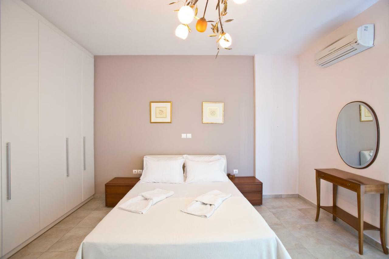 Luxury Villa Loutraki With Private Heated Pool מראה חיצוני תמונה