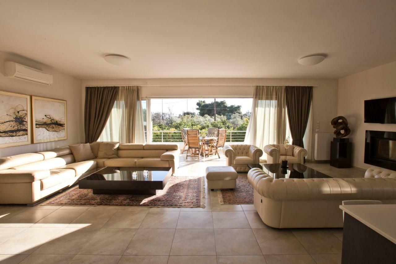 Luxury Villa Loutraki With Private Heated Pool מראה חיצוני תמונה